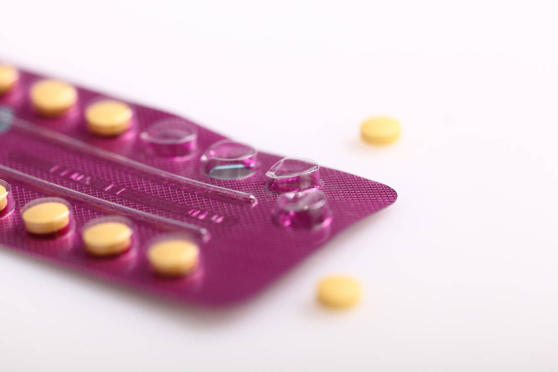 Hormonelle orale Kontrazeptiva sind »out«: Immer weniger junge Frauen verhüten mit der Pille. / Foto: Adobe Stock / Sven Bähren