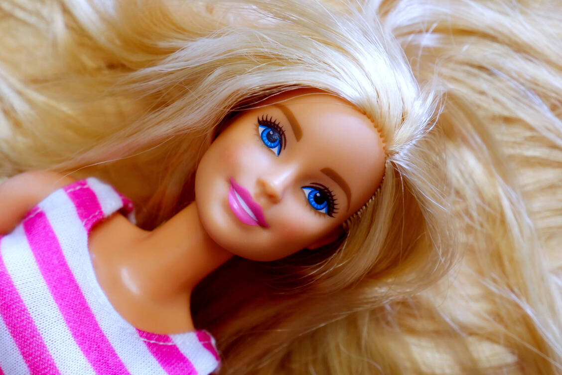 Gut gebräunt wie Barbie ohne Sonne – Melanotan soll es möglich machen. / Foto: Adobe Stock / DAndreev
