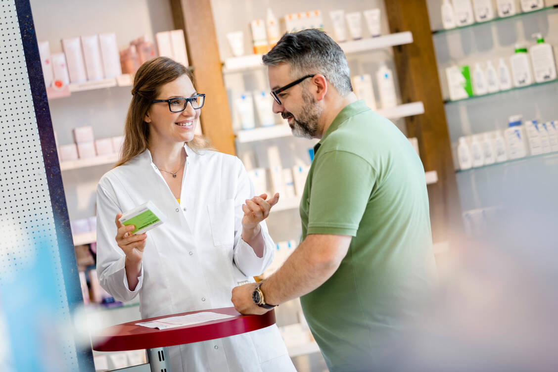 Wann, wie oft, womit? Patienten zum richtigen Umgang mit Antibiotika zu beraten, ist wichtig, damit die Therapie erfolgreich ist, / Foto: ABDA
