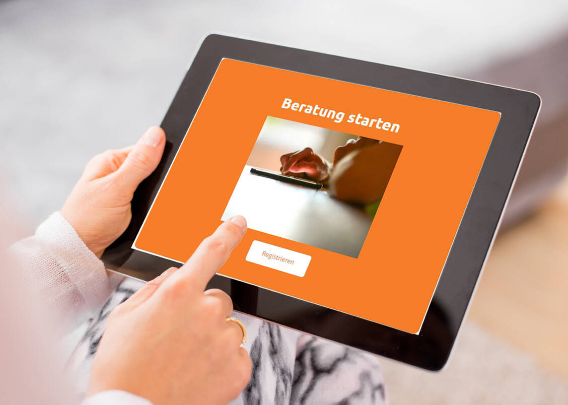 Ziel der neuen Beratungsplattform »DigiSucht« ist ein digitaler, niedrigschwelliger Zugang für Menschen, die sich Sorgen um ihr eigenes Konsumverhalten machen oder das eines Angehörigen. / Foto: AdobeStock/Kaspars Grinvalds/PTA-Forum/Katja Egermeier