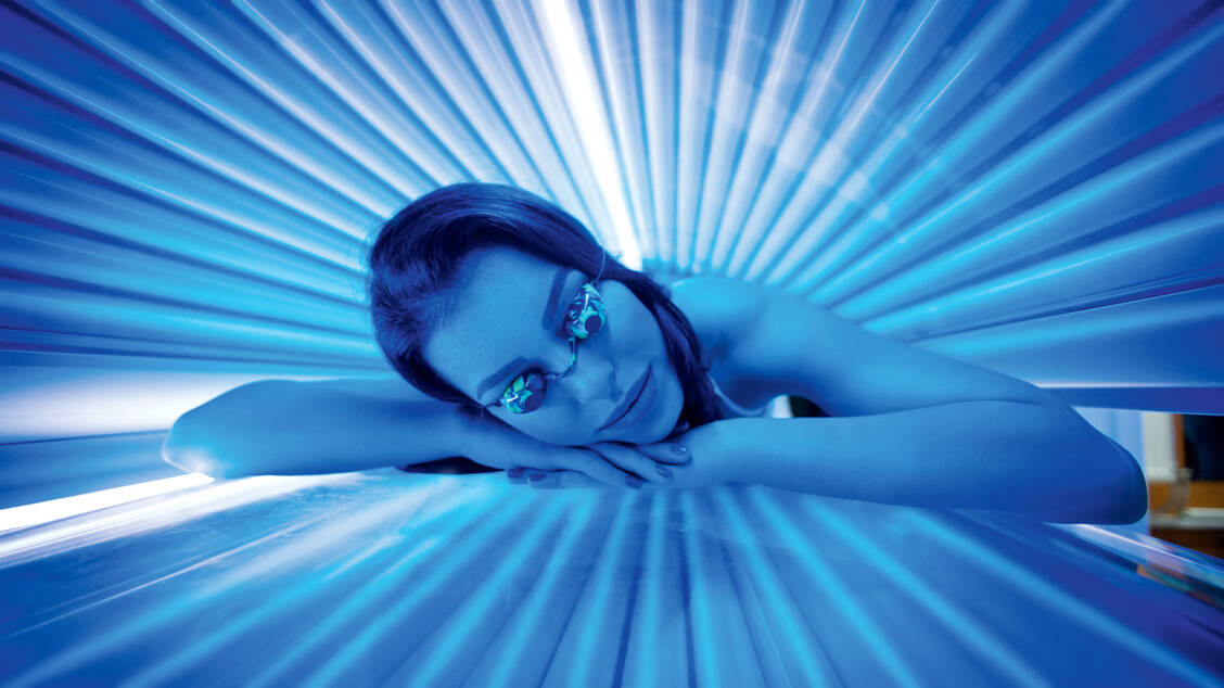 Jede Solariennutzung führt nach Angaben von Experten zu gesundheitlichen Schäden. / Foto: Shutterstock/Lucky Business