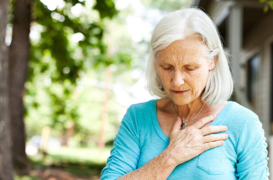 Eine Angina Pectoris zeigt sich in aller Regel dann, wenn der Körper unter Anstrengung und Stress steht. / © Getty Images/Patrick Heagney