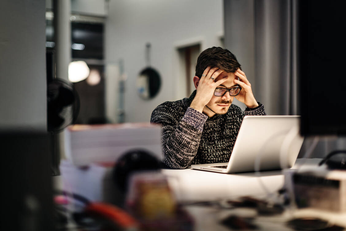 Nach einer intensiven Phase konzentrierter Arbeit folgt oft Müdigkeit. / Foto: Getty Images/Hinterhaus Productions