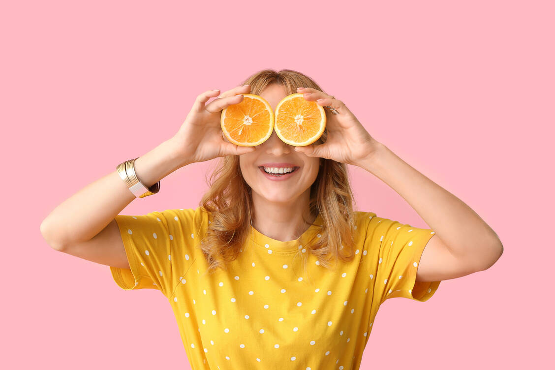 Gute Sicht: Auch die Augen müssen mit Vitaminen und Nährstoffen versorgt werden.  / Foto: Adobes Stock/Pixel-Shot