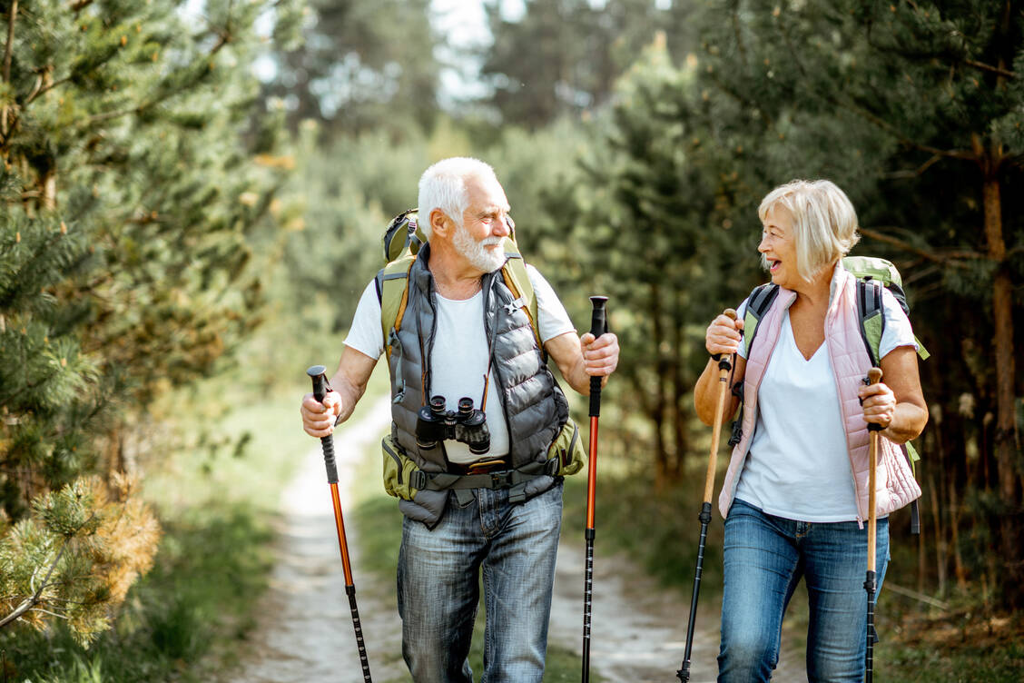 Wer körperlich fit ist, traut sich mehr zu, bewegt sich dadurch mehr in der normalen Welt und senkt so das Demenzrisiko. / Foto: Adobe Stock/rh2010