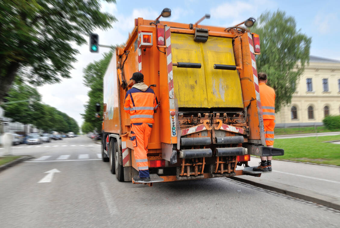 Arzneimittelreste zählen zu den Siedlungsabfällen und dürfen deshalb in Deutschland mit dem normalen Hausmüll entsorgt werden. / Foto: Adobe Stock/oscarwhity