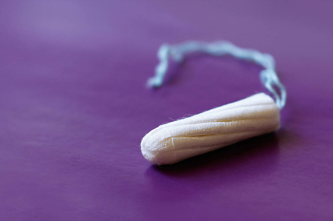 Hygieneartikel wie Tampons sind Güter des täglichen Bedarfs und keine Luxusartikel. Der reduzierte Steuersatz von 7 Prozent sei daher angebracht, so die Argumentation. / Foto: Fotolia/kellyreekolibry