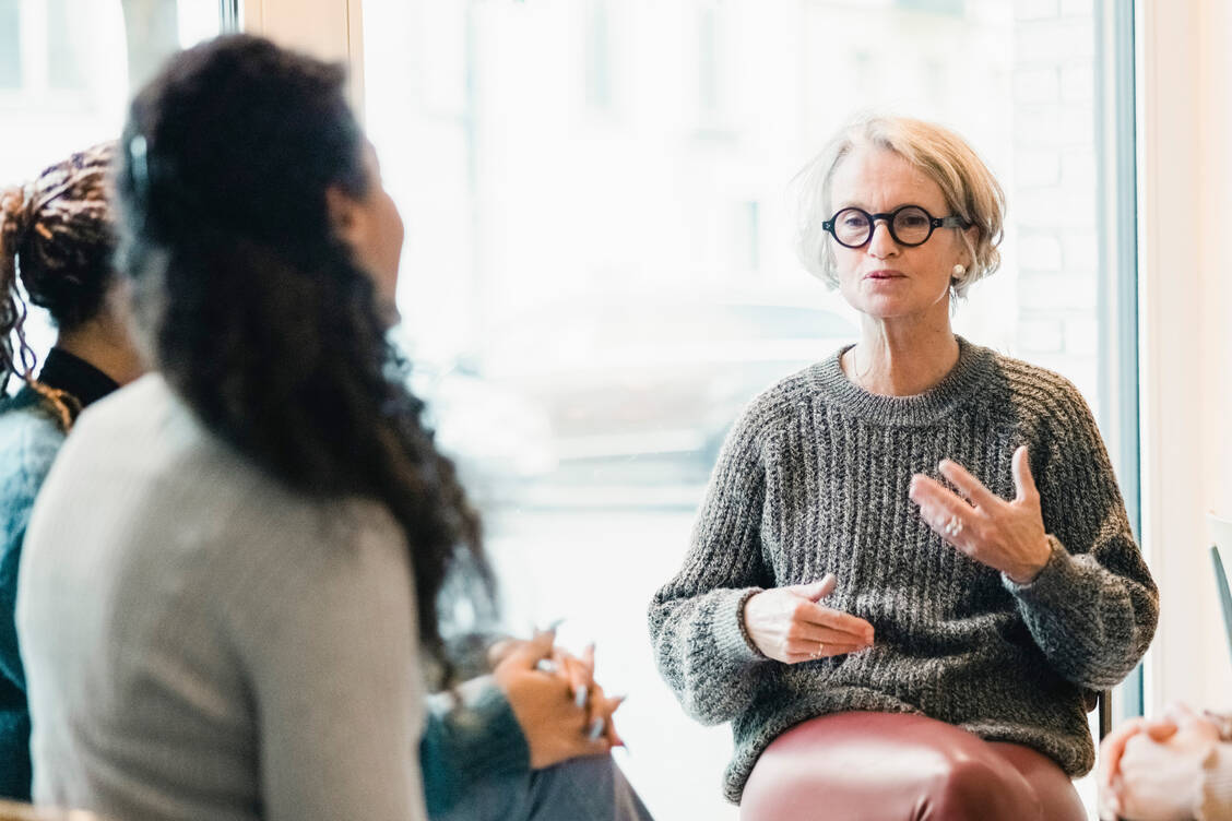 Der Begriff »Trigger« ist laut Psychologe Christian Rupp mit dem Konzept des Traumas verwandt und hängt eng mit der wissenschaftlichen Erforschung der Posttraumatischen Belastungsstörung (PTBS) zusammen. / © Getty Images/Portra