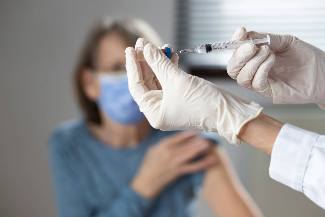 Die Verteilung der Impfstoffe wurde kurzerhand umgestellt. / Foto: Adobe Stock/Melinda Nagy