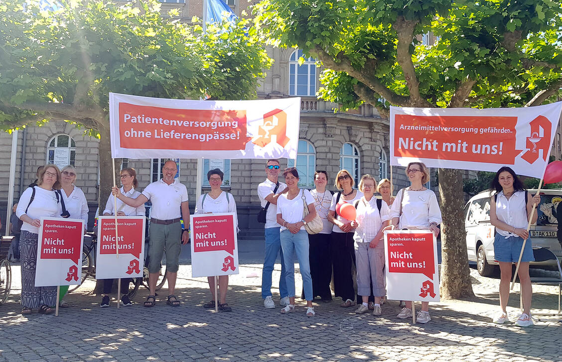 Auf dem Burgplatz in Düsseldorf fand am 14. Juni eine Großdemonstration statt. Auch der BVpta war dabei. / Foto: PZ/Laura Rudolph