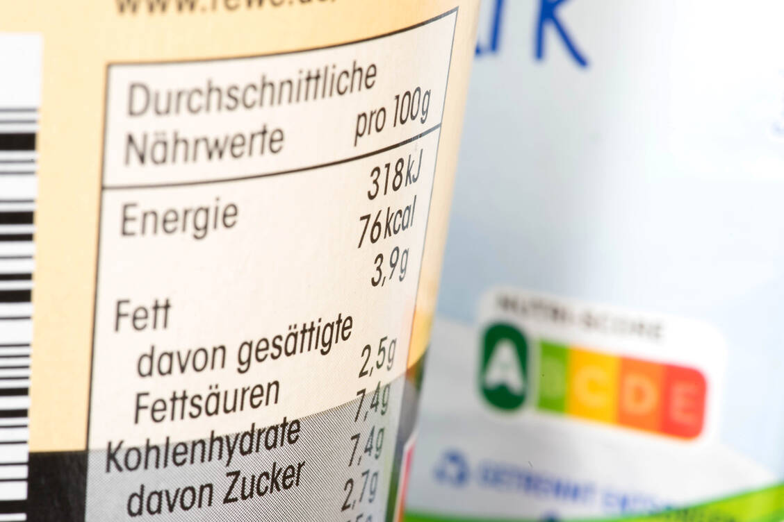 Der Nutri-Score verhilft Verbrauchern offenbar zu einer gesünderen Ernährung. / Foto: Adobe Stock/studio v-zwoelf
