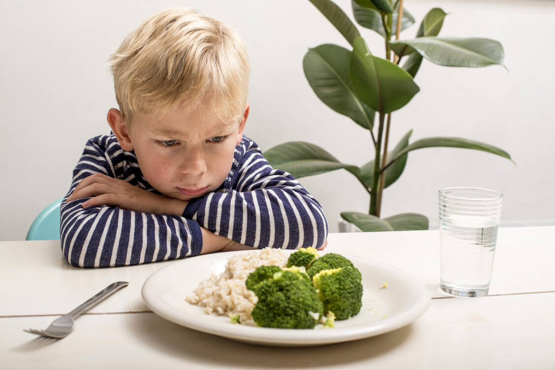 Wie viel Kinder schlafen könnte beeinflussen, welche Lebensmittel sie bevorzugen. / Foto: Adobe Stock/patrick