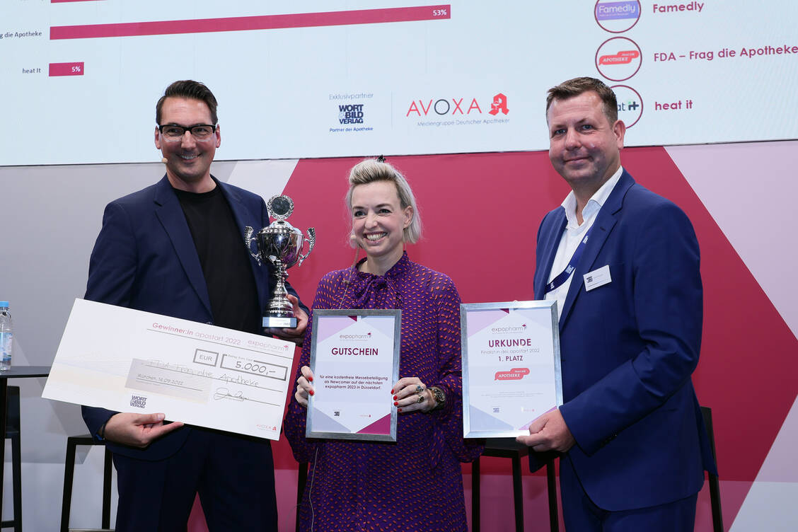 Auf der Inspirationlab-Bühne findet die Verleihung des Apostart-Awards statt. Letztes Jahr hat Steffen Kuhnert mit »FDA – Frag die Apotheke« gewonnen. / Foto: PZ/Alois Müller