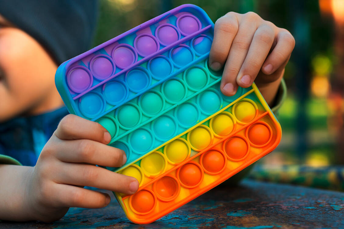 In Kinderhänden als Anti-Stress-Spielzeug: ja. In der Küche mit Kontakt zu Lebensmitteln: besser nicht. / Foto: Getty Images/Anastasiia Bidzilia