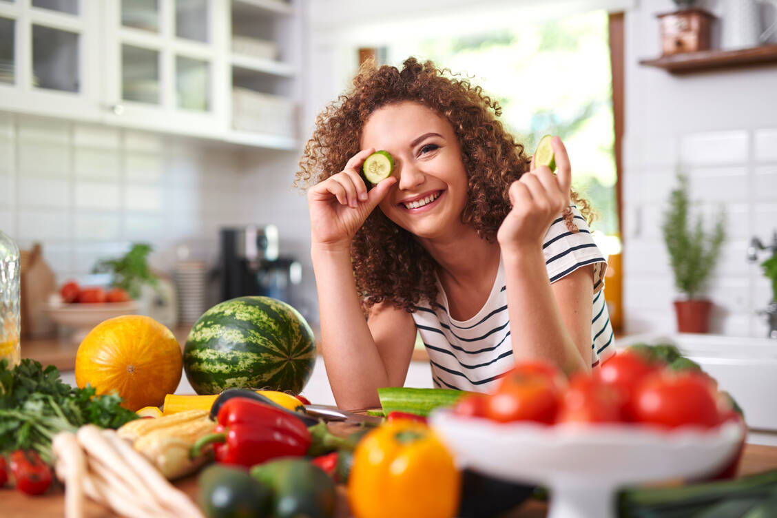 Vegan ist nicht automatisch gesund. In der Studie allerdings war sie daher reich an Gemüse, Hülsenfrüchten, Obst und Vollkornprodukten und frei von Zucker und raffinierter Stärke. / Foto: Adobe Stock/Gpoint Studio