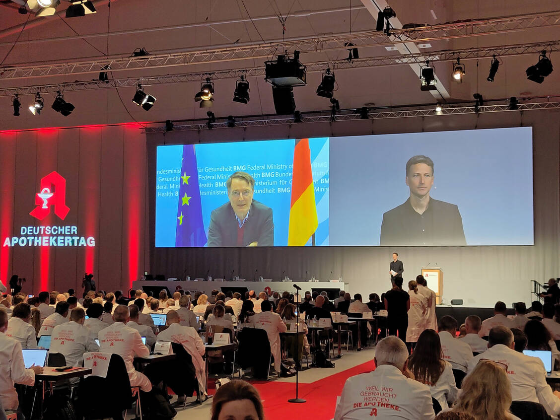 Der Bundesgesundheitsminister war wie im letzten Jahr per Video zugeschaltet. / © PZ/Annette Rößler