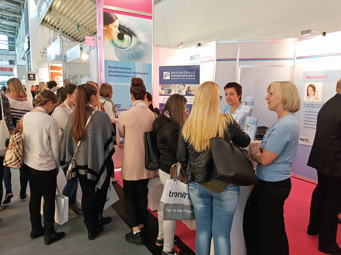 Am Messestand von BVpta gibt es Neuigkeiten zu aktuellen Entwicklungen in der Verbandsarbeit, politischen Entwicklungen und aktuellen Fortbildungen.  / Foto: BVpta