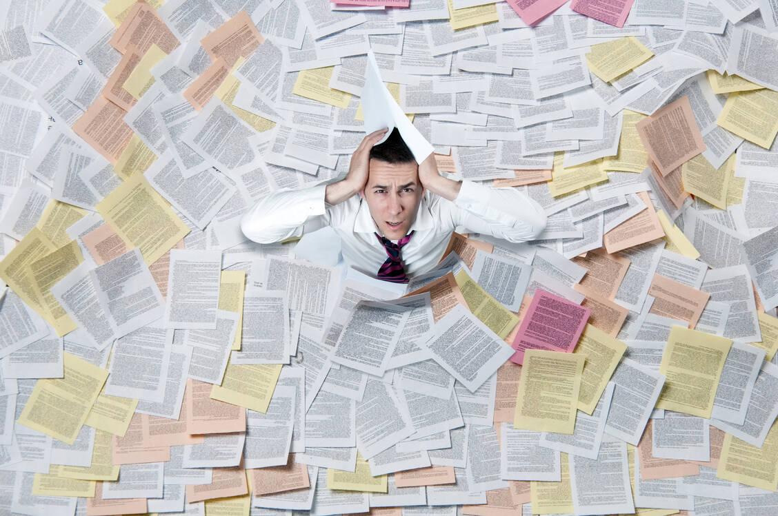 Anders als in Papierform kann man das Horten von Unterlagen wie Dateien, Fotos und Mails im Computer sehr lange geheim halten.  / Foto: Getty Images/sekulicn