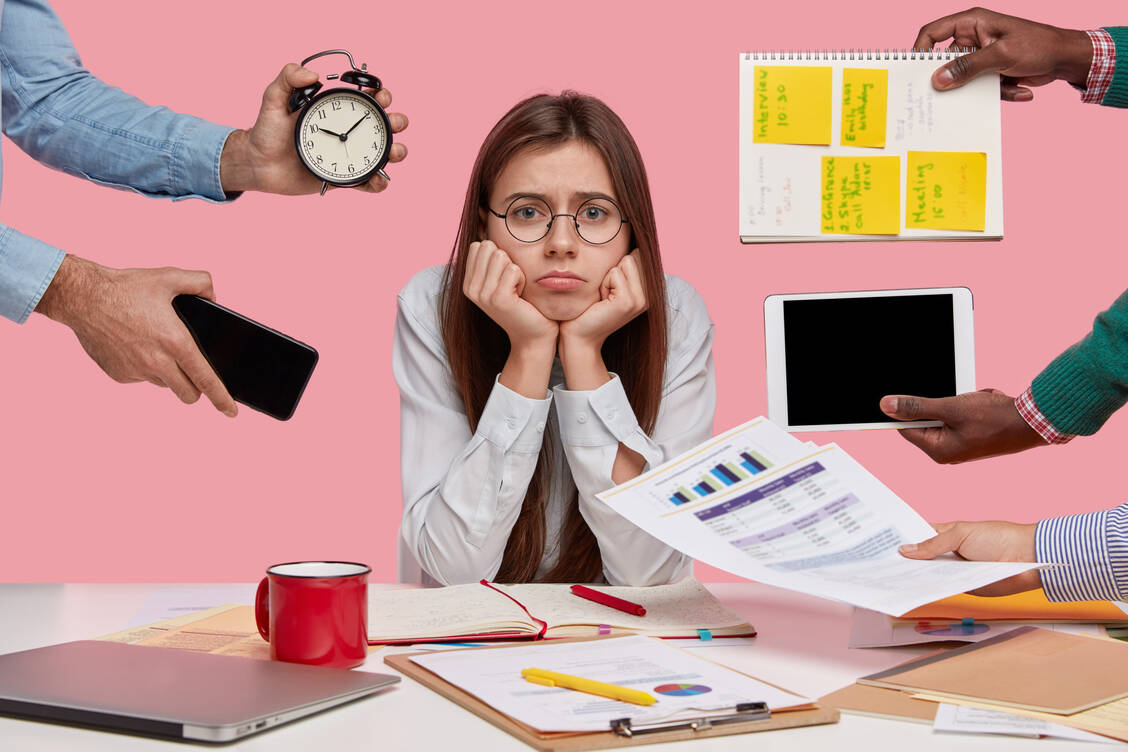 Sich vor den Abschlussprüfungen bloß nicht verrückt lassen machen! Unser Experte gibt Lerntipps. / Foto: Adobe Stock/Wayhome Studio
