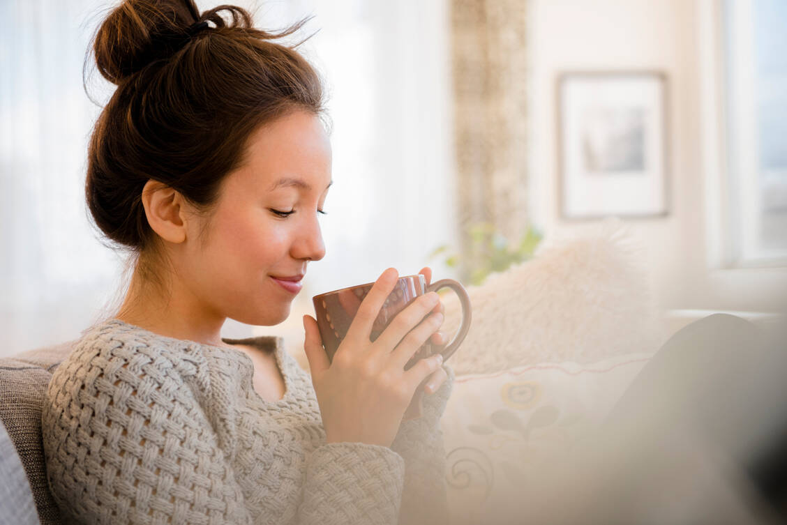 Wärmt von innen: Eine gute Tasse Tee. / Foto: Getty Images/JGI/Jamie Grill/Blend Images LLC