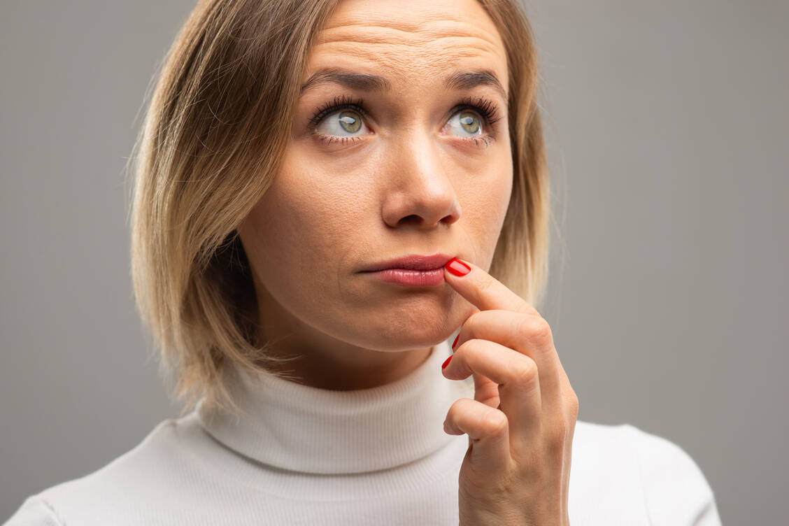 Lippenherpes-Geplagte spüren genau, wann es wieder so weit ist. / Foto: Adobe Stock/Iarygin Andrii