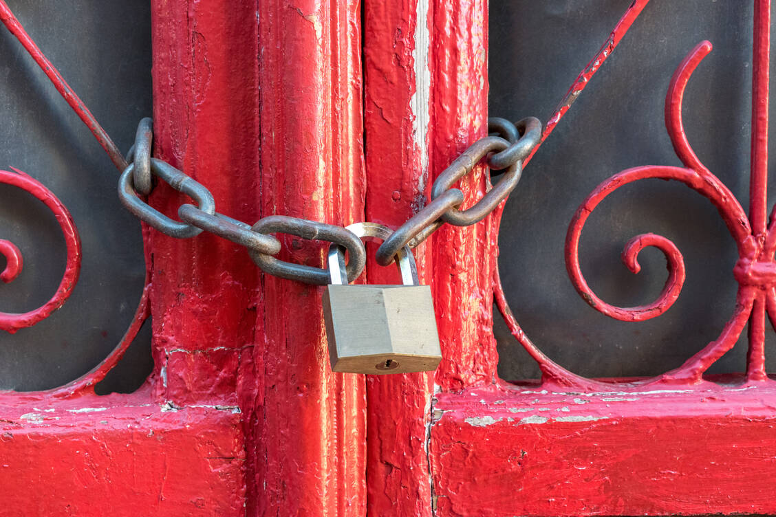 Immer mehr Apothekeninhaberinnen und -inhaber geben auf. / Foto: Adobe Stock/Paopano
