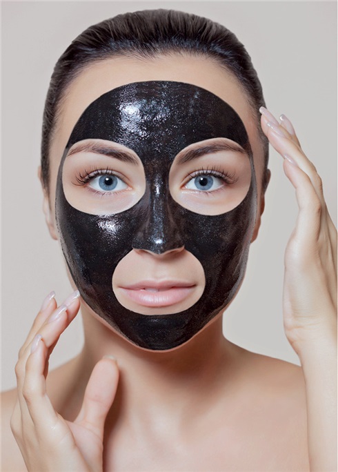 Boom im Kosmetik-Regal:  Immer mehr Präparate  enthalten Aktivkohle.
<p class="fotonachweis">Foto: iStock/dimid_86</p>