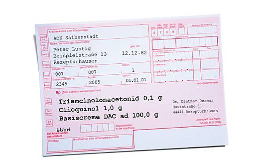In der verordneten Rezeptur hat die PTA nur mit dem Clioquinol wenig Erfahrung. Also forscht sie dazu gründlicher nach.
<p class="fotonachweis">Foto: PZ/Archiv</p>