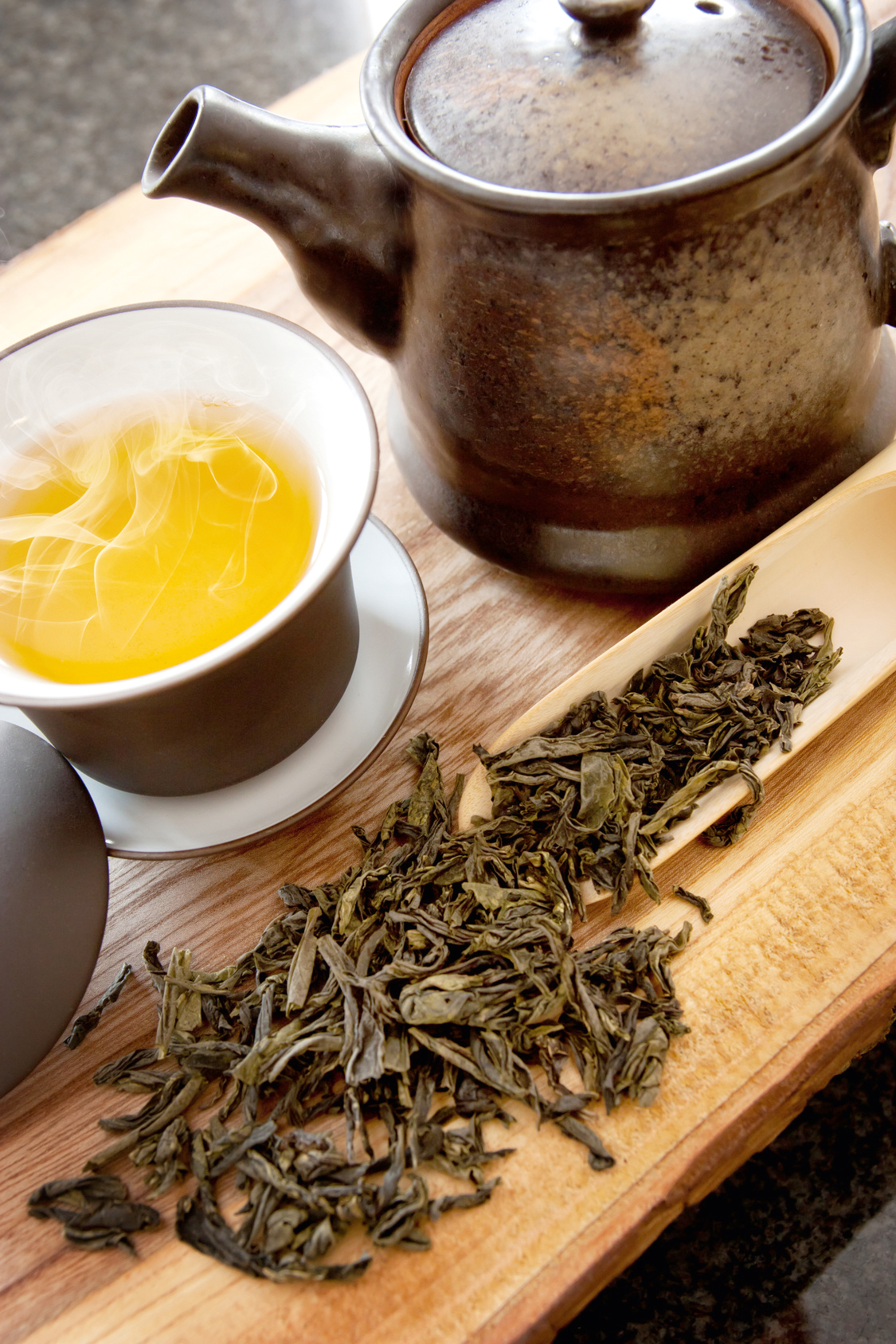 Grüntee schützt vor Mundgeruch und Karies. / Foto: Fotolia/Guido Vrola