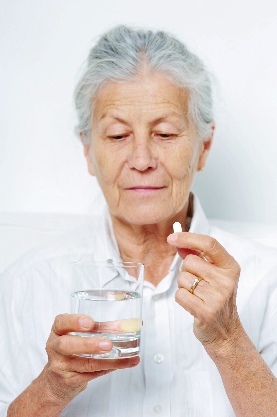 Medikamente zur Kontrolle von Tumorschmerzen sollten möglichst oral  verabreicht werden / Foto: Fotolia/photophonie