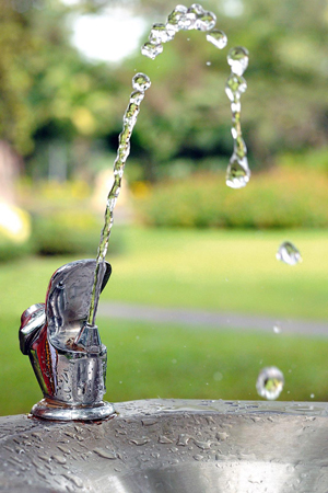 Vor allem Wohnungslose sind häufig auf öffentliche Wasserspender angewiesen.