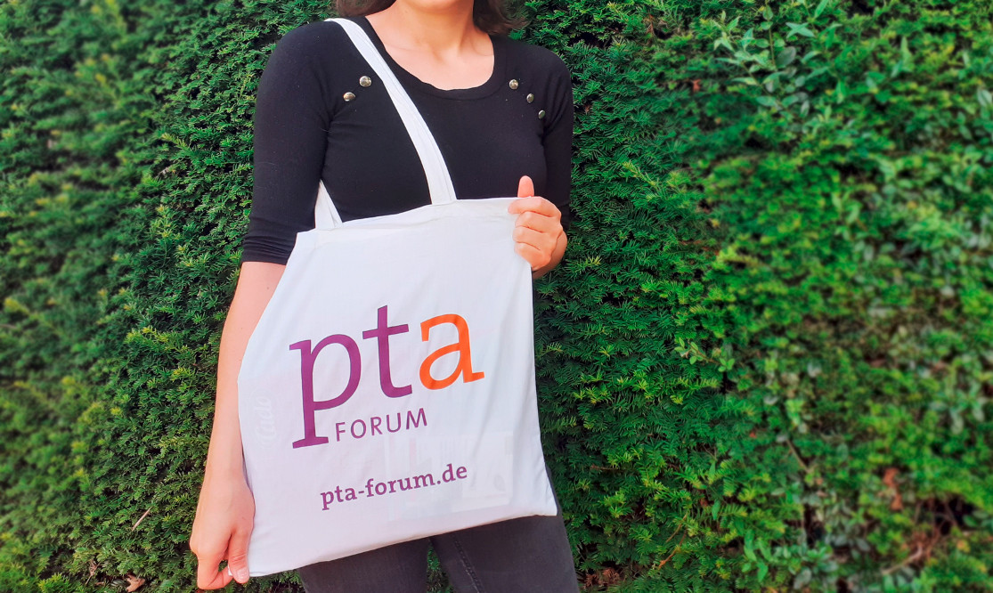 Kleiner Willkommensgruß: Diese kostenfreien Goodie-Bags mit praktischem Inhalt gibt es für die angehenden PTA-Auszubildenden. / Foto: PTA-Forum