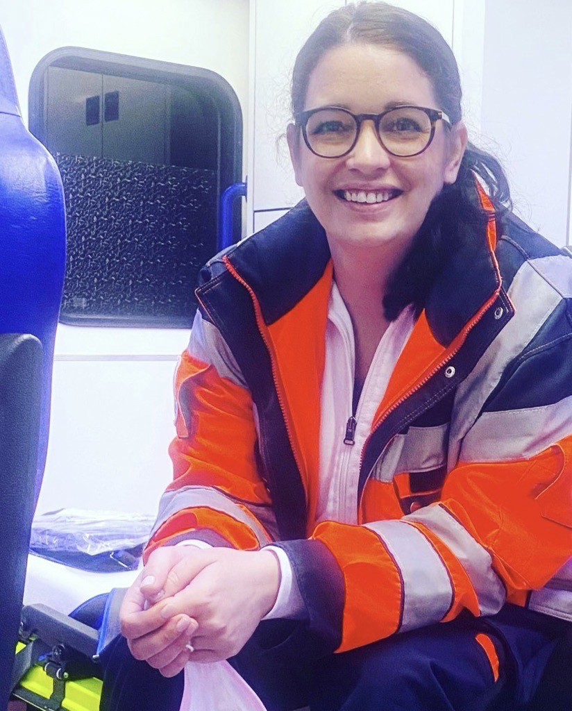 Julia Davids vor ihrer Long-Covid-Erkrankung: Ihr größter Wunsch ist es, wieder im Rettungsdienst arbeiten zu können. / Foto: privat