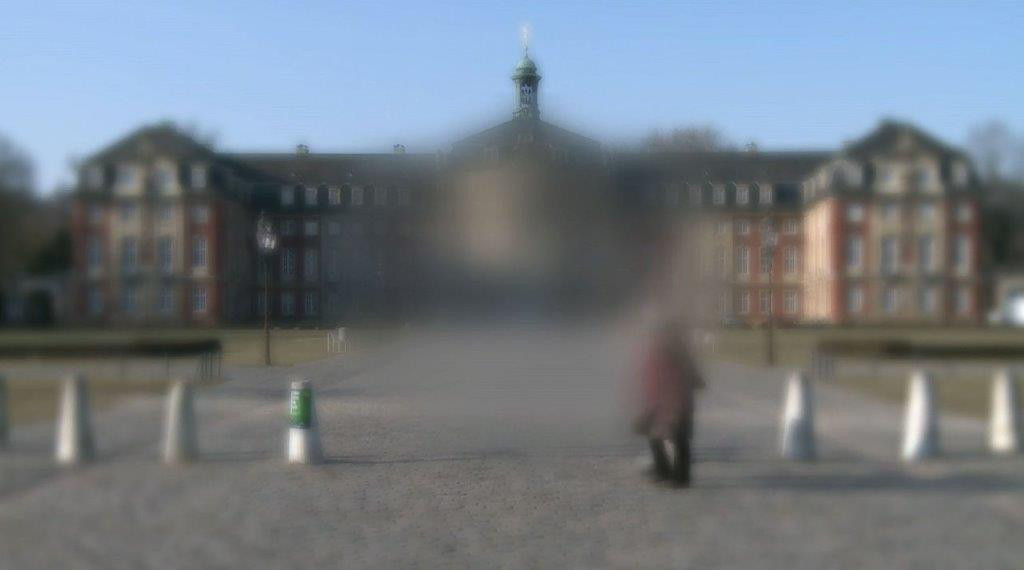 Bei einer Makuladegeneration ist zentrales Sehen mit fortschreitender Erkrankung immer weniger möglich. / © AMD-Netz (www.amd-netz.de)