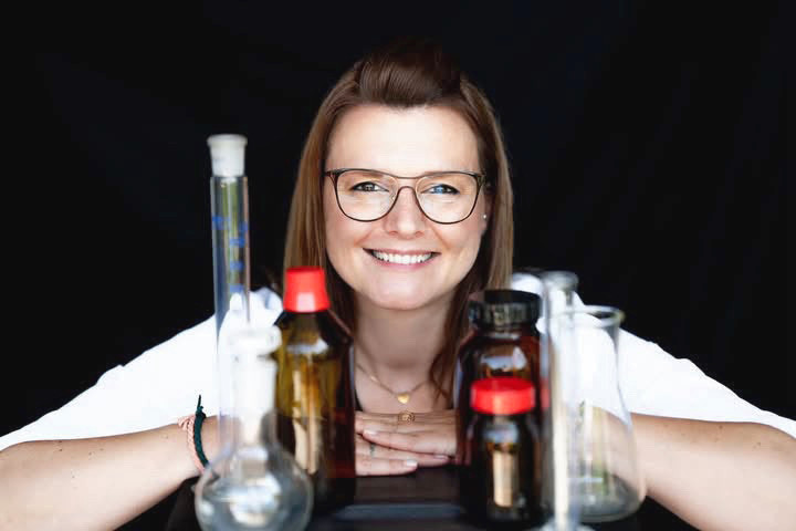 Social Media hat ihr geholfen, sich selbst zu reflektieren und wieder Freude am Beruf zu haben: PTA Jessica Werle.  / © Monique Hertel